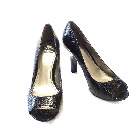 8.5 Fergalicious Faux Snake Vegan Patent Heel - Picture 8 of 8